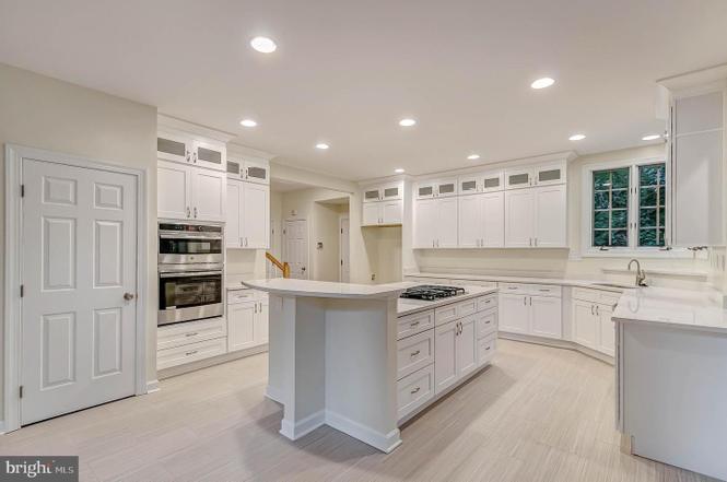 Large white shaker kitchen